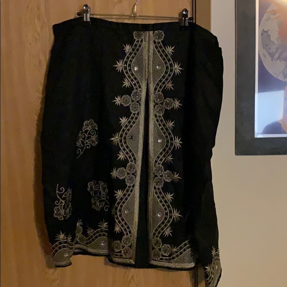 Carole Little Dresses & Skirts - Embroidered gold and black skirt